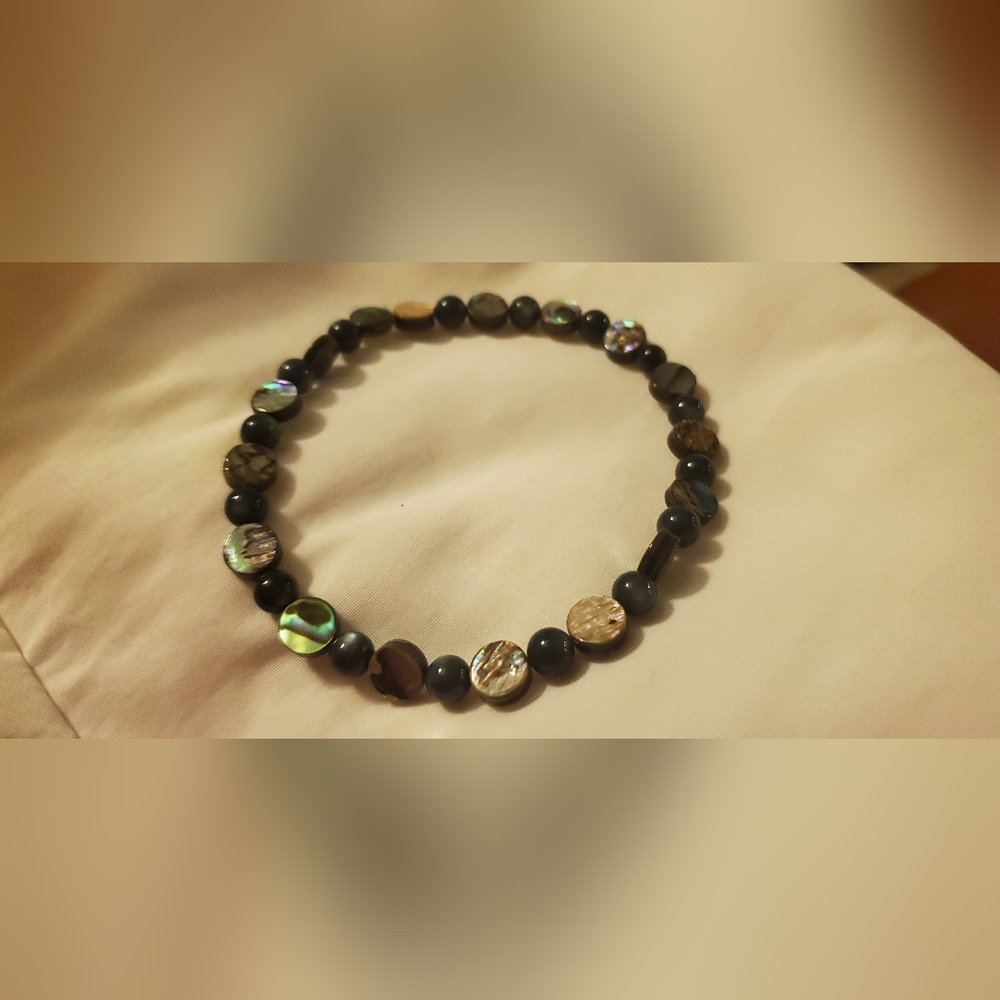 Shell Handmade Stretch Bracelet - Picture 2 of 7